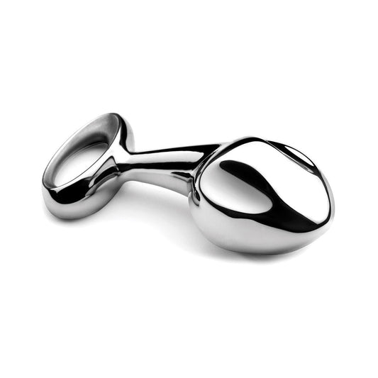 Close-up of the 2-inch wide head on the Njoy Pure Plug 2.0 XL stainless steel butt plug at SugarX.